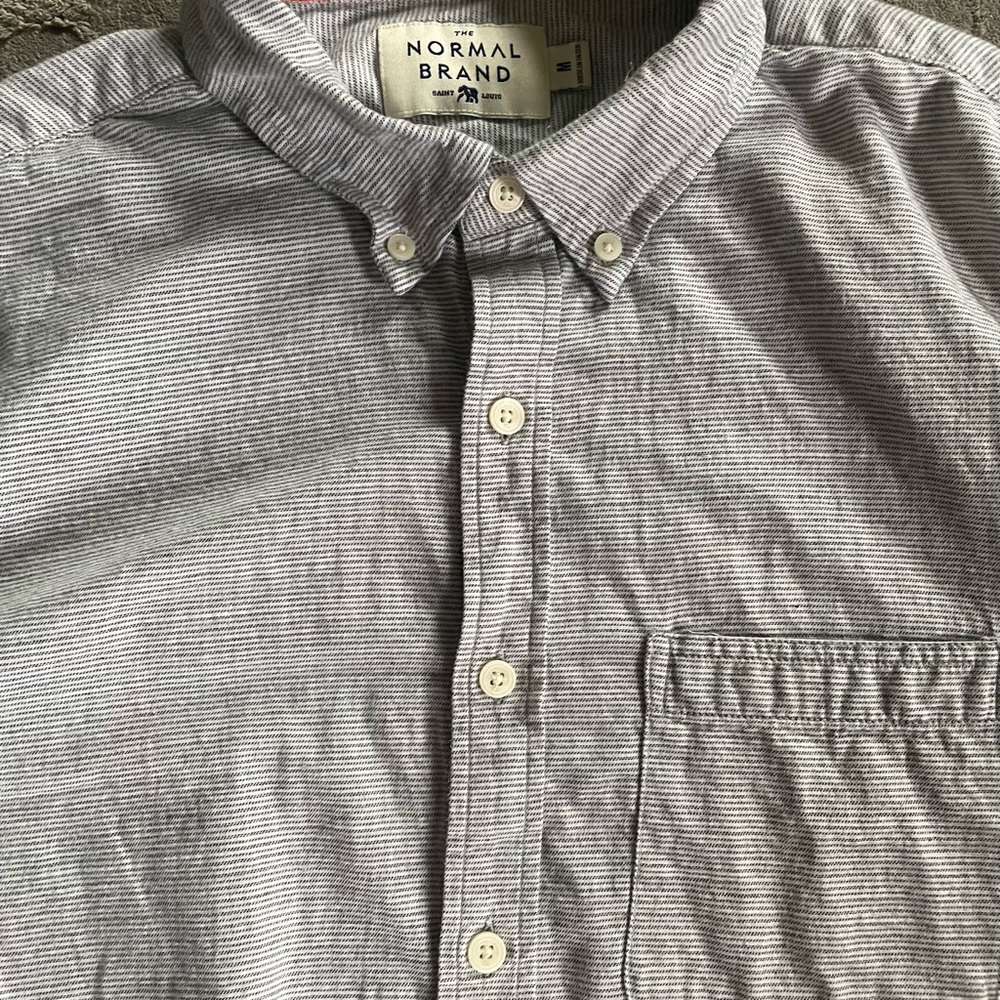 Men’s Normal Brand short sleeve buttondown shirt M
